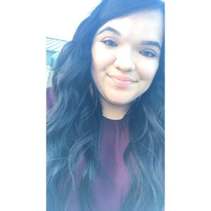 Meet your Posher, Lesly